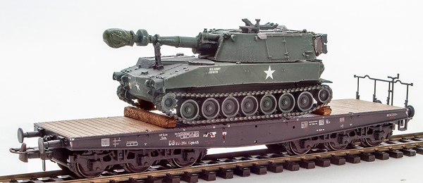 REI Models 6870150 - USA M109 A2 howitzer loaded on a six axle DB flat car  